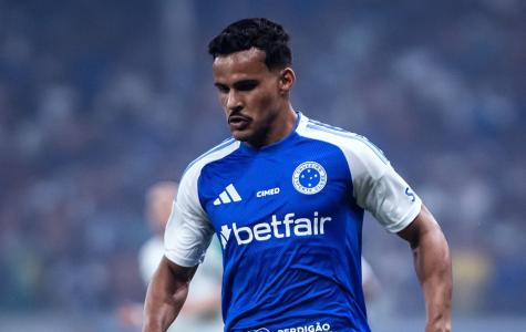 Kaiki em ação pelo Cruzeiro contra o Palmeiras