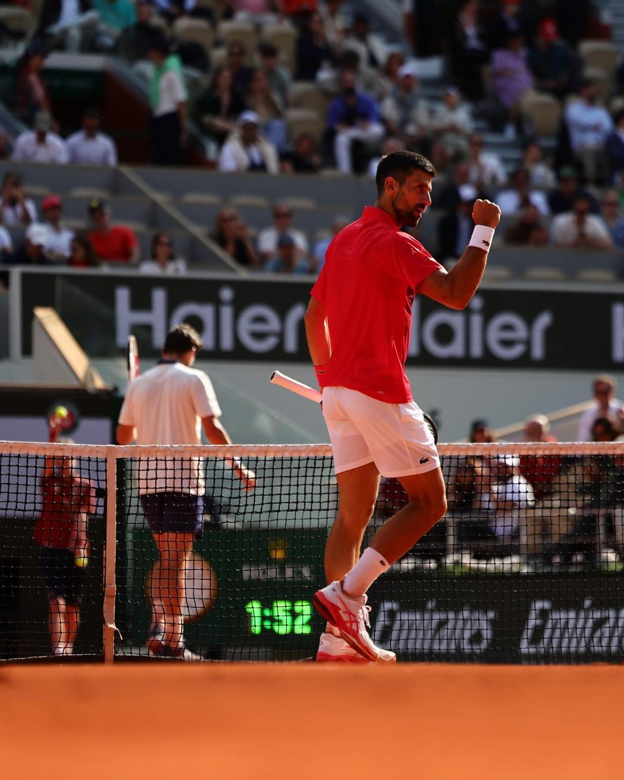 Djokovic chega a 100 vitórias em Roland Garros e avança às quartas de final