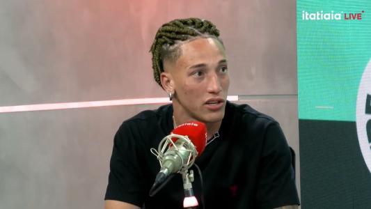 Robert, ex-Cruzeiro, durante entrevista ao programa Bastidores, da Itatiaia
