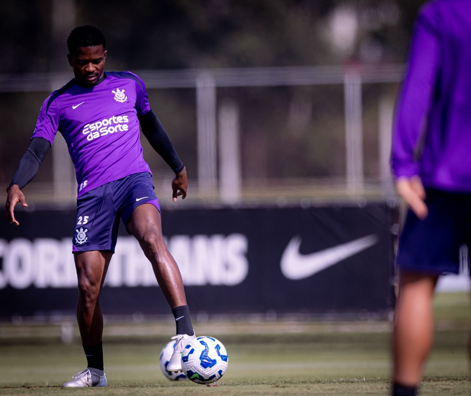 Zagueiro Cacá, do Corinthians, é assaltado; veja detalhes