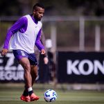 Fechado com o Grêmio, Alex Santana se despede do Corinthians