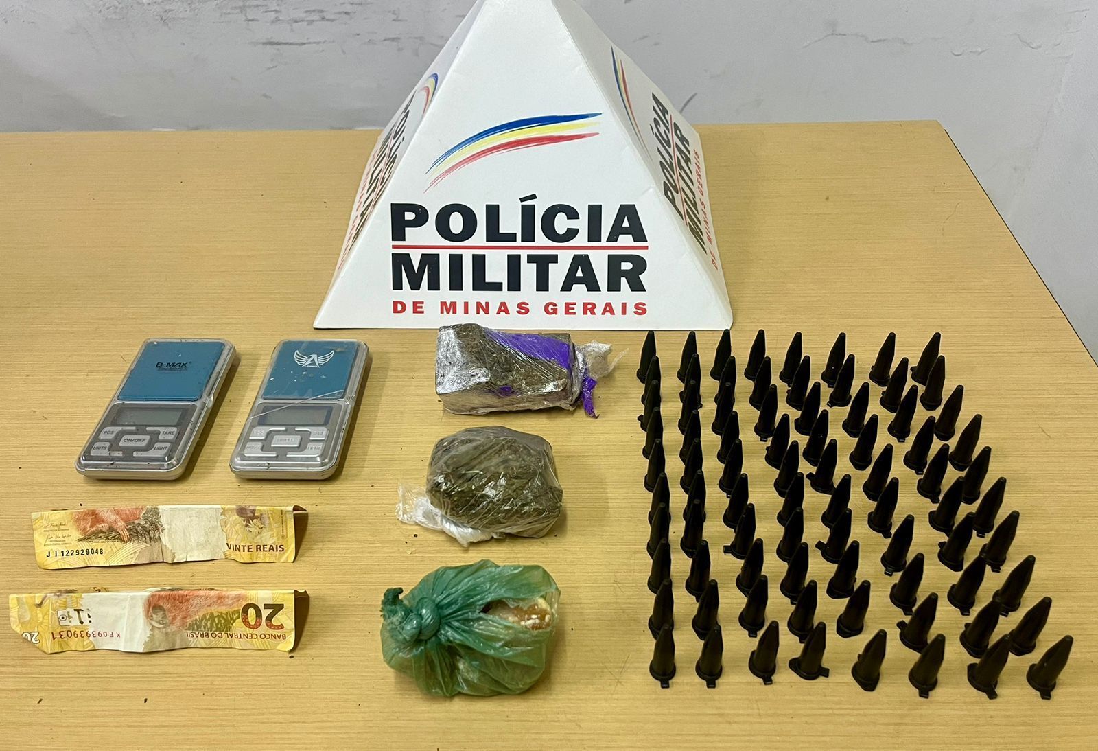 Jovem é preso com 80 pinos de cocaína em Ipatinga