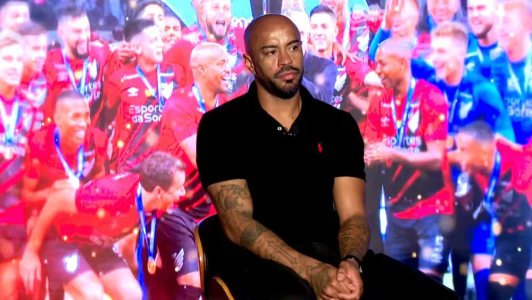 Thiago Heleno, agora ex-zagueiro do Athletico-PR, concedeu entrevista à TV Globo nesta quinta-feira (5)