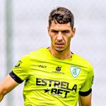 Sem atuar desde 2024, jogador do América passa por cirurgia