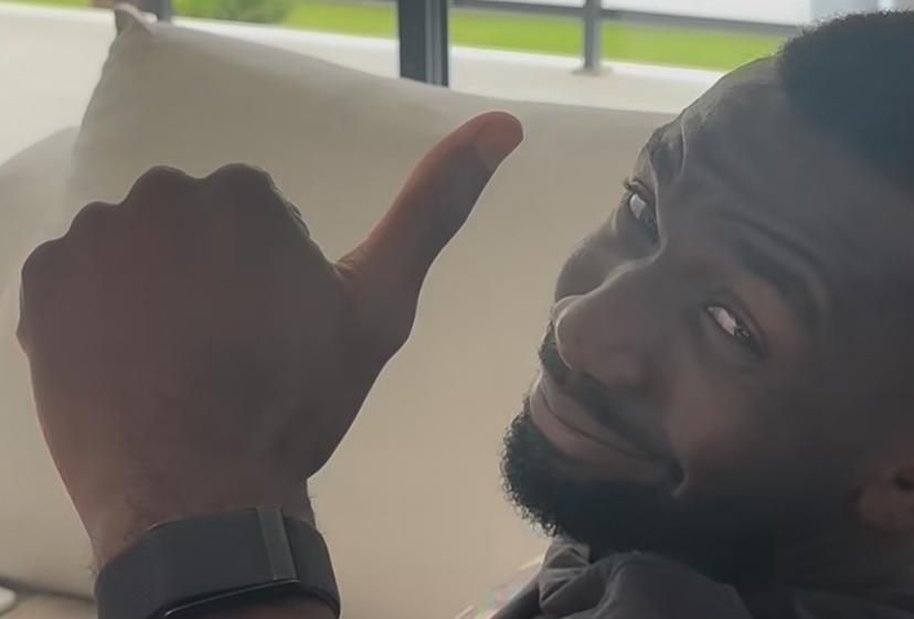 Bolasie, do Cruzeiro, manda recado a Richarlison em jogo da Seleção Brasileira