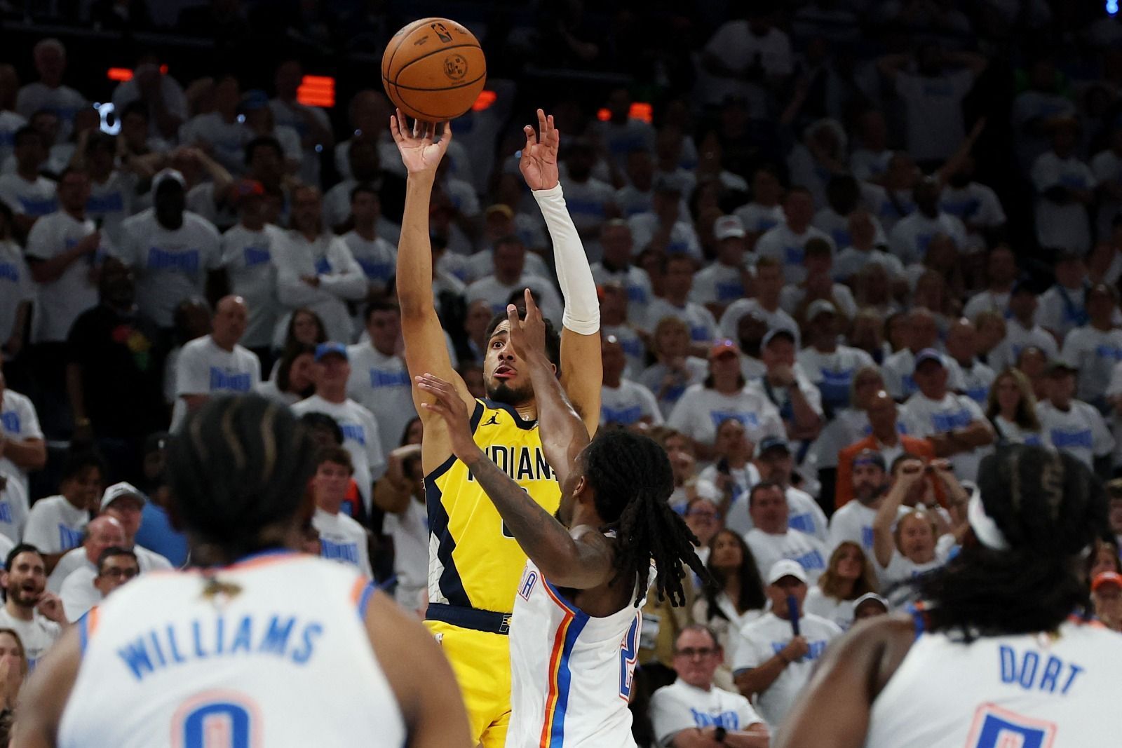 Pacers vence Thunder com virada histórica e abre vantagem nas finais da NBA