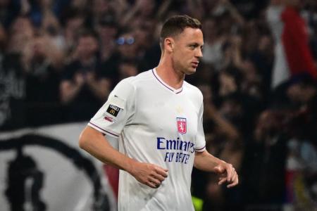 Matic em partida do Lyon no Campeonato Francês