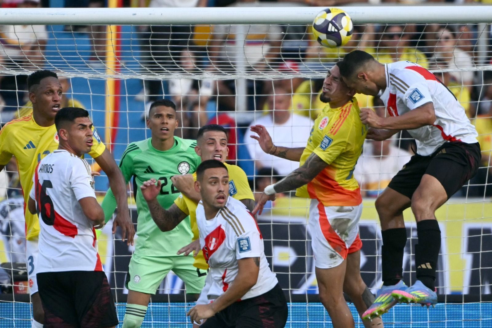 Colômbia empata com Peru e ‘ajuda’ Brasil nas Eliminatórias