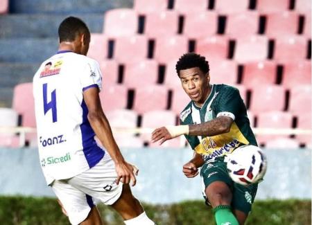 Uberlândia vence o Monte Azul-SP pela Série D do Campeonato Brasileiro