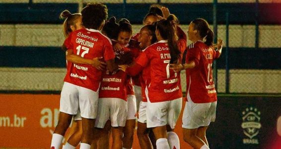 Gurias Coloradas respiram na competição feminina