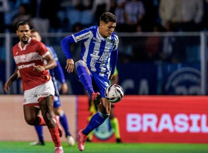 Avaí e CRB duelaram na Ressacada, em Florianópolis