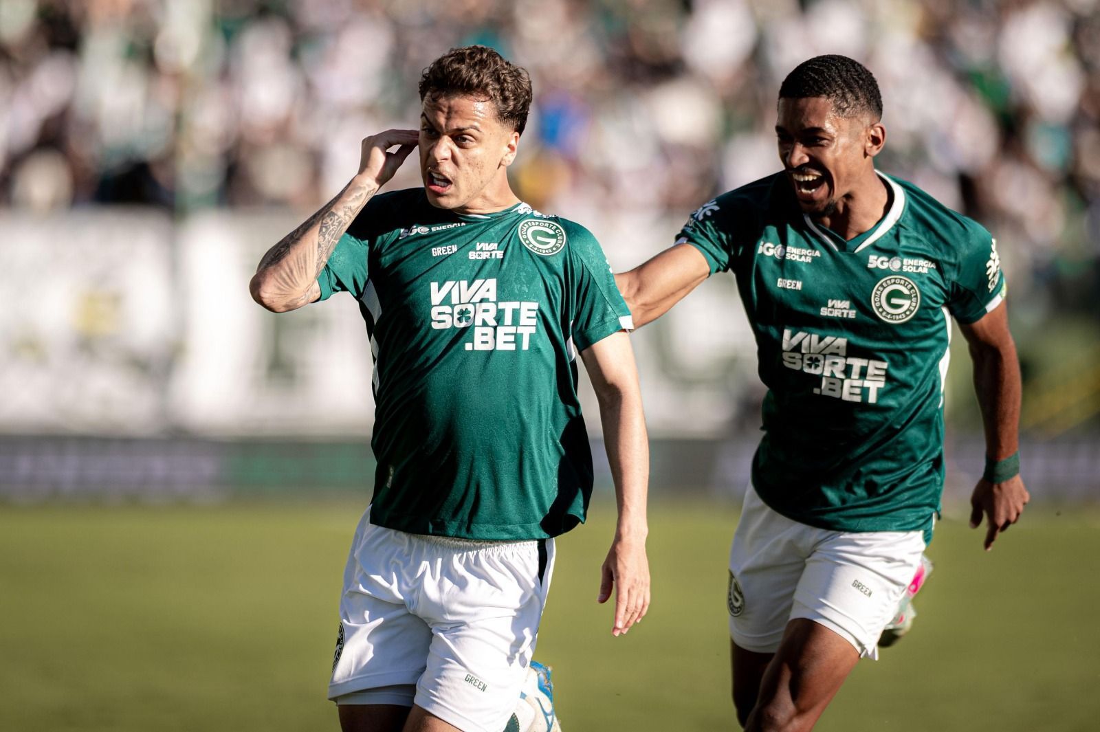 Ex-Cruzeiro decidem, Goiás vence Volta Redonda e mantém vantagem na Série B
