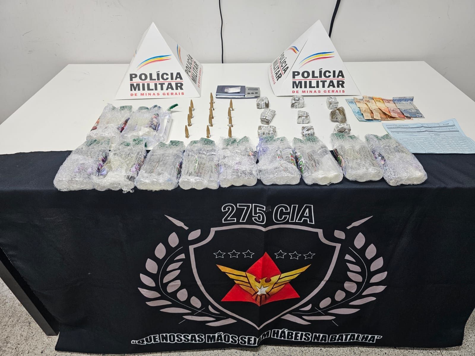 Dois suspeitos de tráfico são presos em Coronel Fabriciano