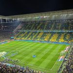 Brasil x Paraguai: torcida faz mosaico em homenagem ao aniversário de Ancelotti