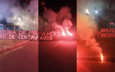 Torcedores do Athletico-PR protestaram em frente à Arena da Baixada, nesta terça-feira (10)