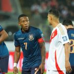 Equador supera expulsão, empata com Peru e se garante na Copa do Mundo