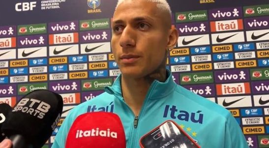 Richarlison, da Seleção Brasileira, depois da vitória contra o Paraguai pelas Eliminatórias