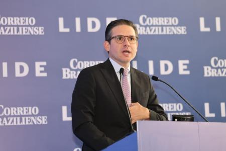 O presidente da Câmara dos Deputados, Hugo Motta, durante evento com empresários em Brasília