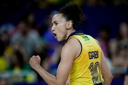Gabi Guimarães em jogo da Seleção Brasileira Feminina de Vôlei em Paris 2024