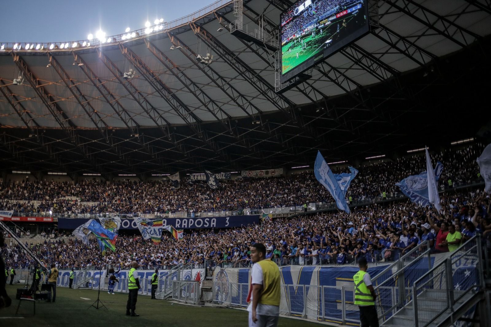 Cruzeiro e Minas Arena são condenados a indenizar torcedor por danos morais; entenda