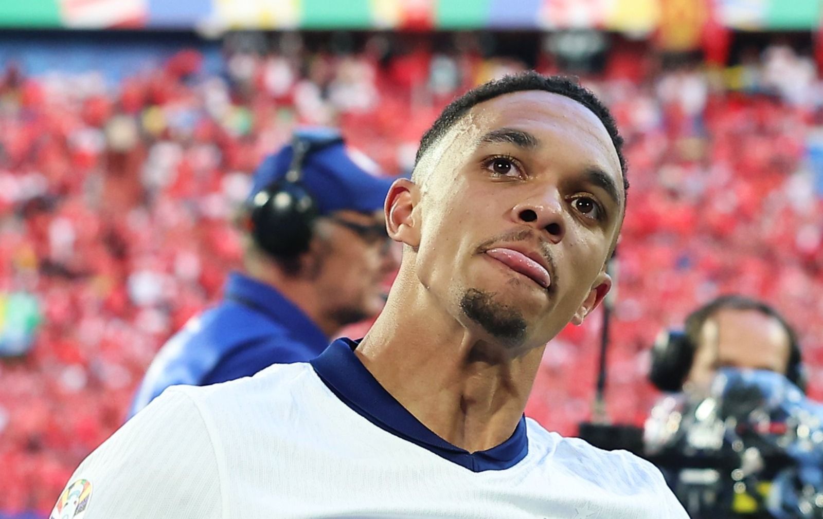 Alexander-Arnold usará número de lenda brasileira no Real Madrid
