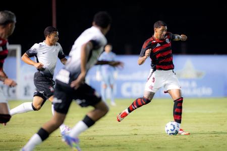 Flamengo e Corinthians mediram forças na noite desta quarta-feira (11), pelo Campeonato Brasileiro Sub-20