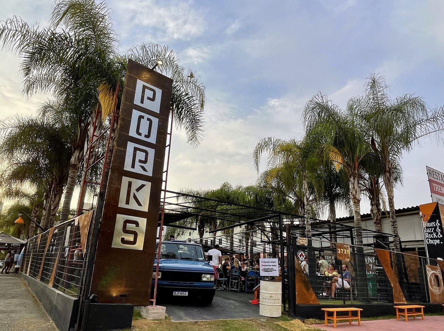 Dia Internacional do Rock: Bar de BH distribui chope com uma condição; saiba qual