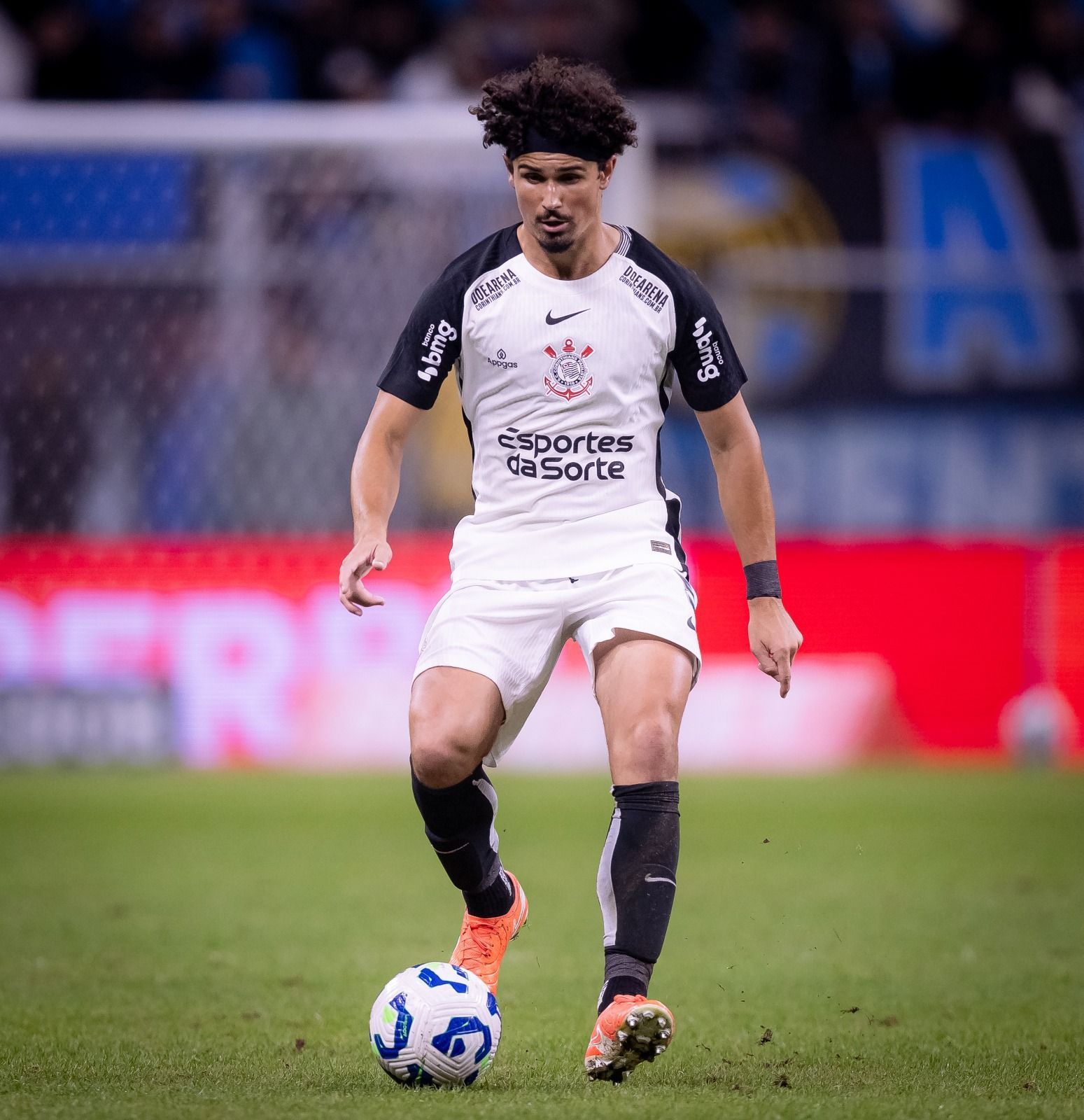 Corinthians chega à pausa com defesa frágil e campanha ruim fora