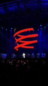 Gilberto Gil no palco do Mineirão pela turnê 'Terno Rei'
