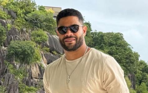 Hulk, do Atlético, aproveita férias em Seicheles
