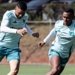 Atacante vibra com permanência no Cruzeiro e exalta 'projeto ambicioso'