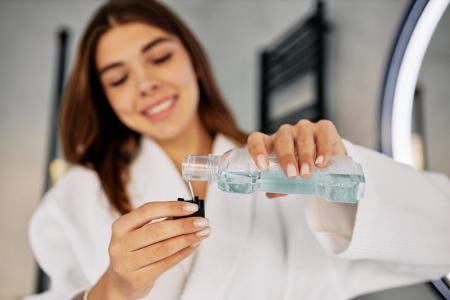 Enxaguante é grande aliado da higiene bucal