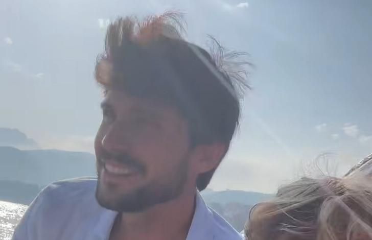 Igor Rabello, do Atlético, curte férias com família em ilha da Itália
