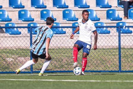 Duelo entre Bahia e Grêmio foi realizado no CT Evaristo de Macedo
