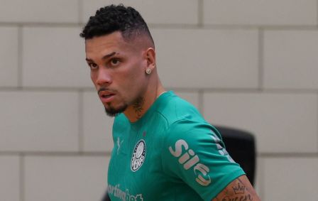 Paulinho durante treinamento do Palmeiras no Mundial de Clubes