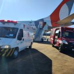 Bebê que se engasgou em avião recebe alta após atendimento em Minas