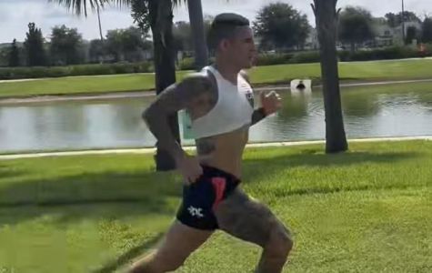 Guilherme Arana, do Atlético, fazendo atividades físicas durante as férias