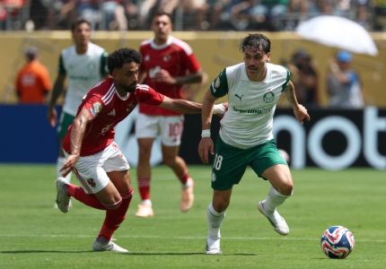Maurício deu assistência para o gol de Flaco López