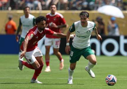 Maurício deu assistência para o gol de Flaco López