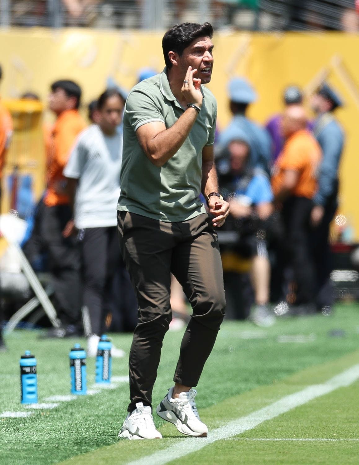 Abel explica como o forte calor influenciou a atuação do Palmeiras contra Al Ahly
