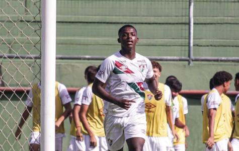 Jean Carlos durante partida pelo Fluminense na categoria sub-15