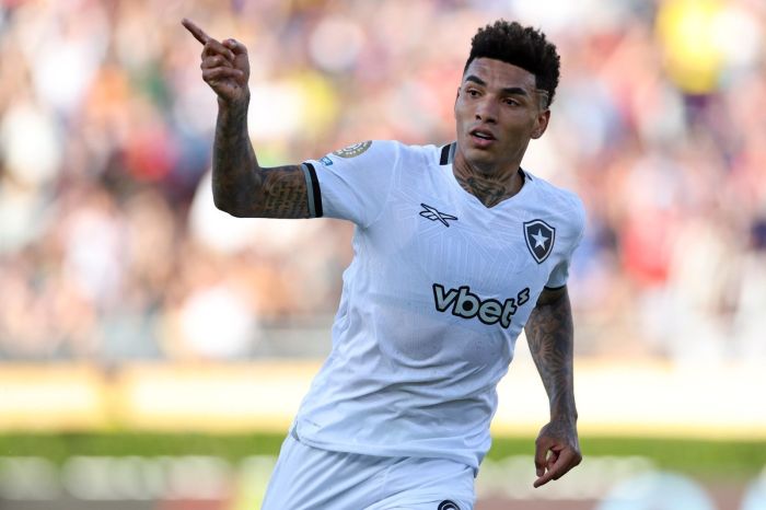Igor Jesus marcou o gol do Botafogo sobre o PSG, no Mundial de Clubes
