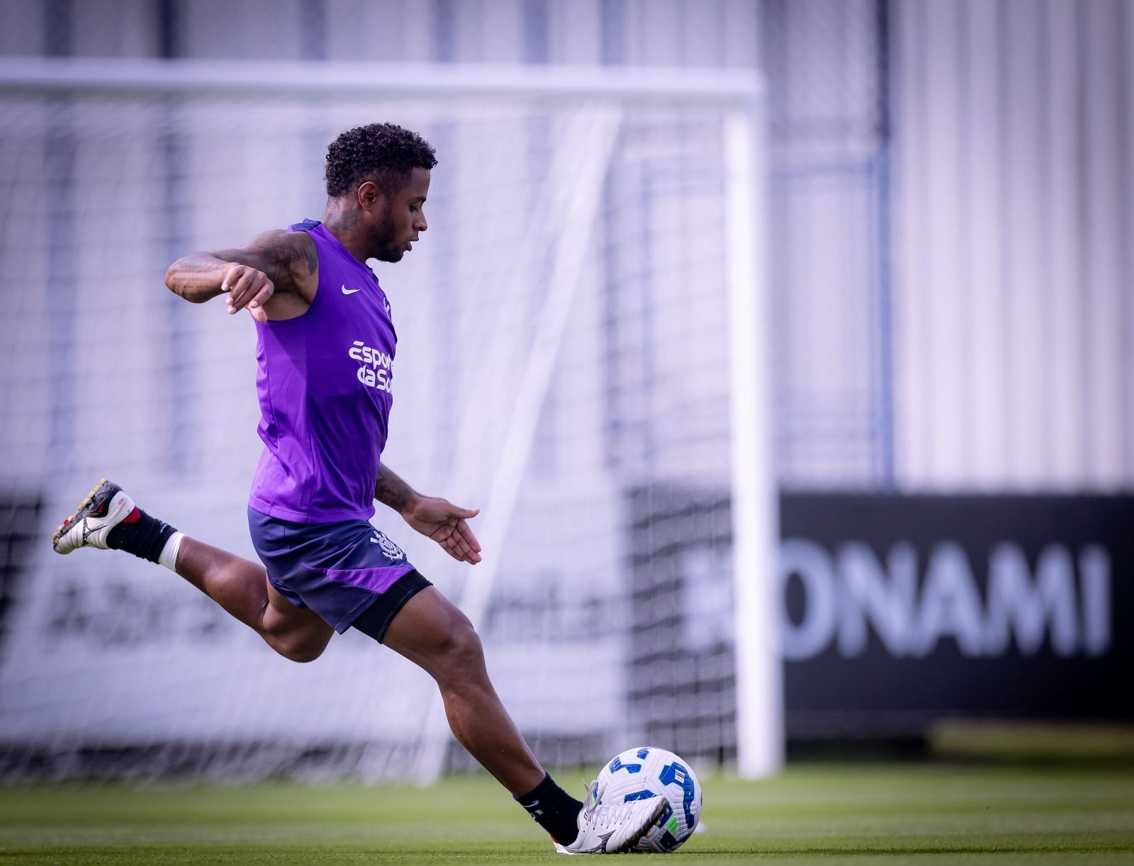 Escanteado no Corinthians, Palacios recebe sondagens de clubes do exterior