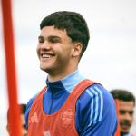 Clube europeu oficializa compra de zagueiro do Palmeiras