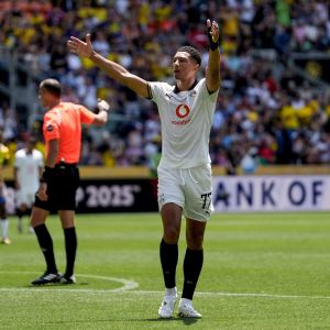 Jobe Bellingham marcou seu primeiro gol com a camisa do Borussia Dortmund