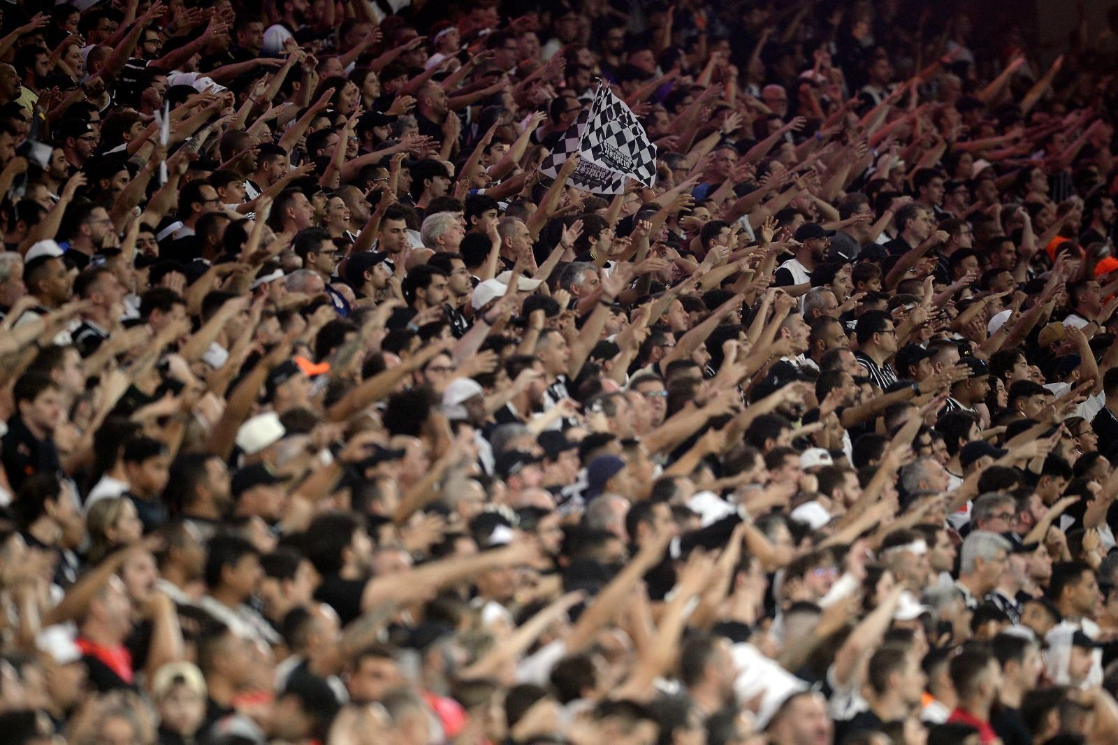 Corinthians lidera média de público entre paulistas no Brasileirão até pausa do Mundial