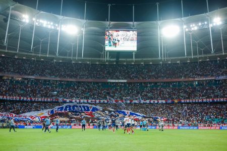 Torcida do Bahia na Arena Fonte Nova durante partida contra o Vitória, pelo Brasileirão