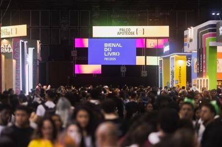 Mais de 700 mil pessoas visitaram a Bienal do Livro Rio 2025 durante os 11 dias de evento