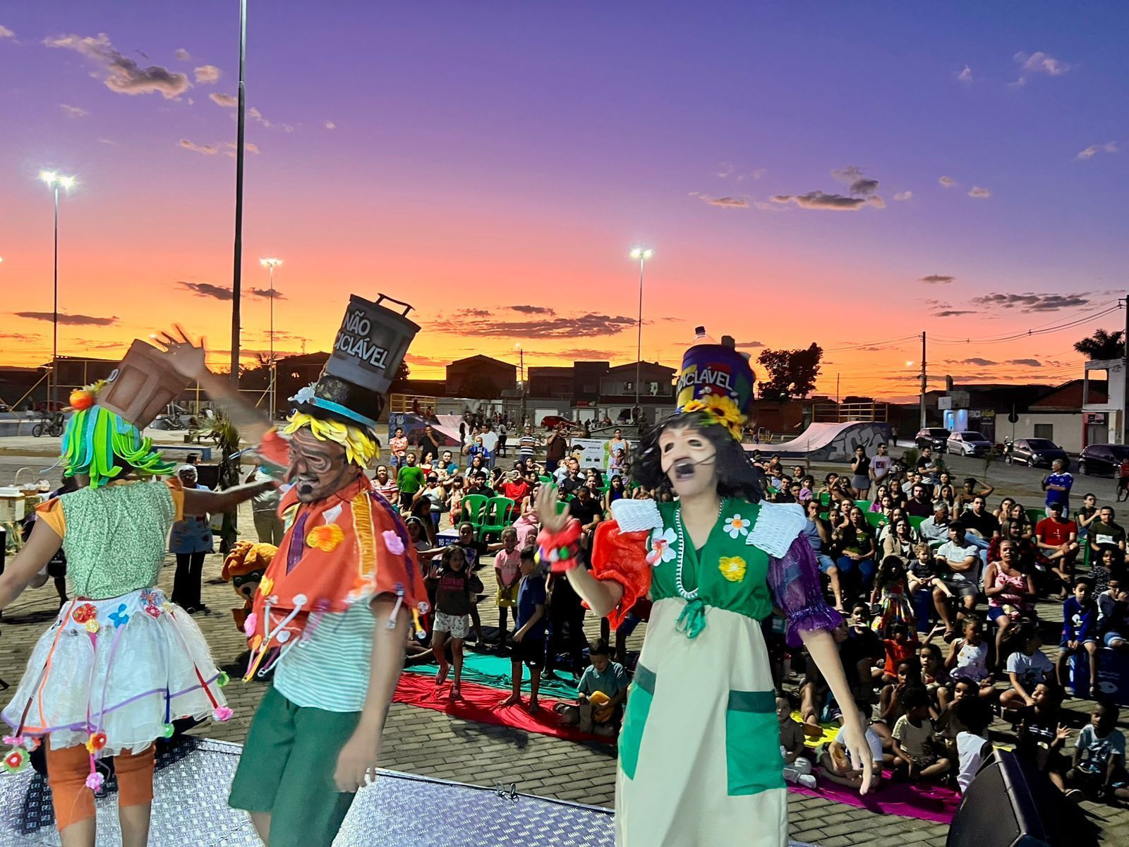 Projeto “Praça Viva” leva arte e consciência ambiental a bairro de Montes Claros