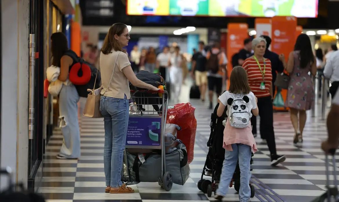Alta temporada: confira 10 dicas para economizar nas viagens em julho